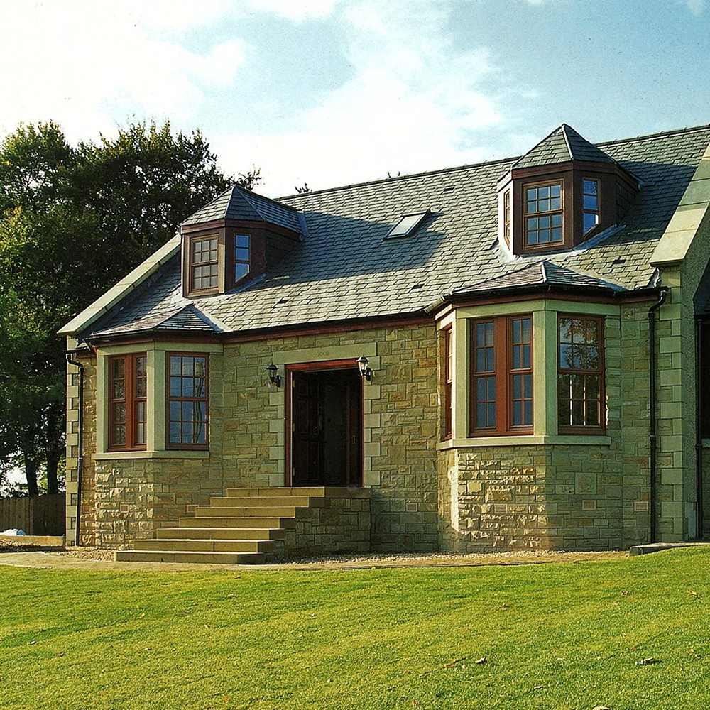 Contemporary home completed by Kinghorn Building Services